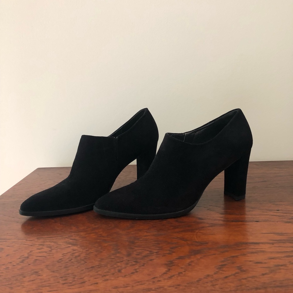 Stuart Weitzman heeled mule bootie